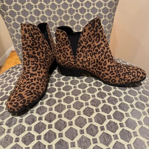 Circus by Sam Edelman Preston Leopard Booties - Picture 1 of 9